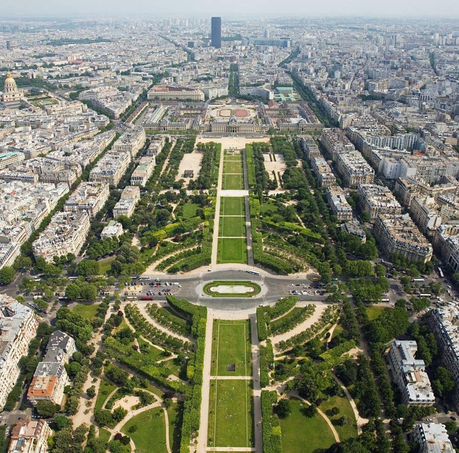 شقة باريس  في Studio Tour Eiffel Et Champs-Elysees المظهر الخارجي الصورة